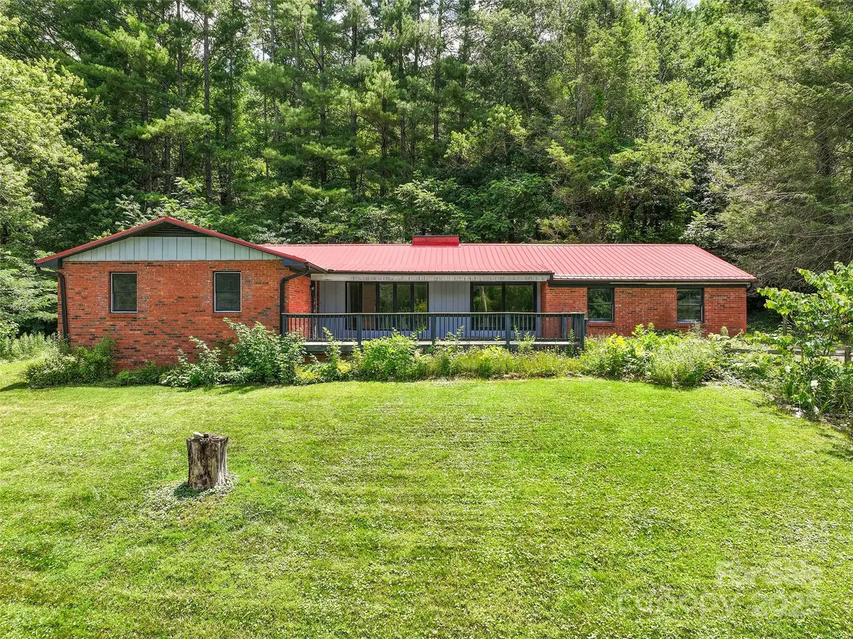 71 Auburn Park Drive, Waynesville, NC 28786 - Image #1