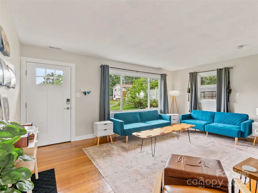 11 Oakley Dogwood Drive, Asheville, NC 28803 - Image #3