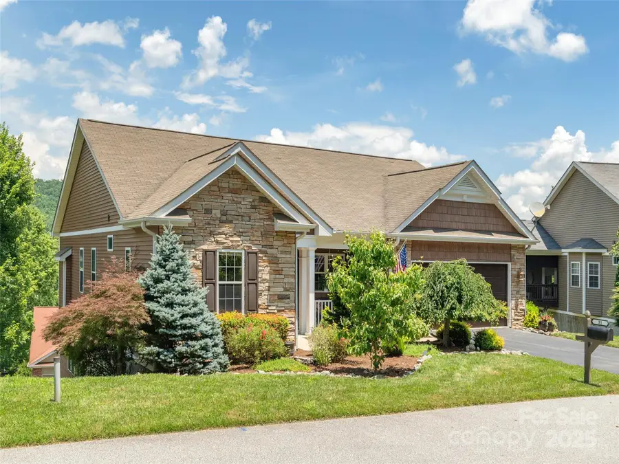 31 Headwater Drive, Hendersonville, NC 28739 - Image #2