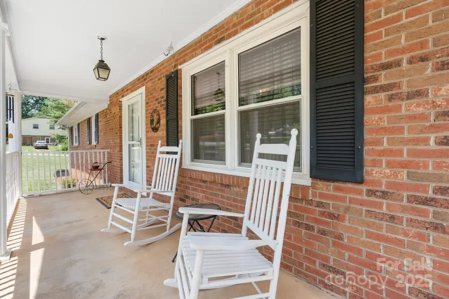 100 Pinecrest Court, Taylorsville, NC 28681 - Image #3