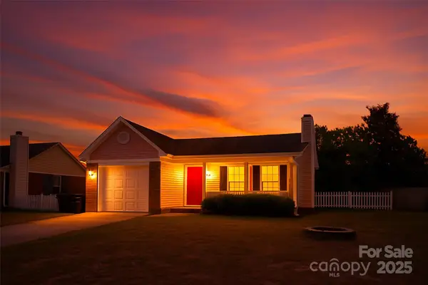 613 Sunnybrook Drive, Hope Mills, NC 28348