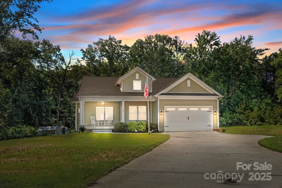 1600 Barefoot Avenue #3, Catawba, NC 28609 - Image #1