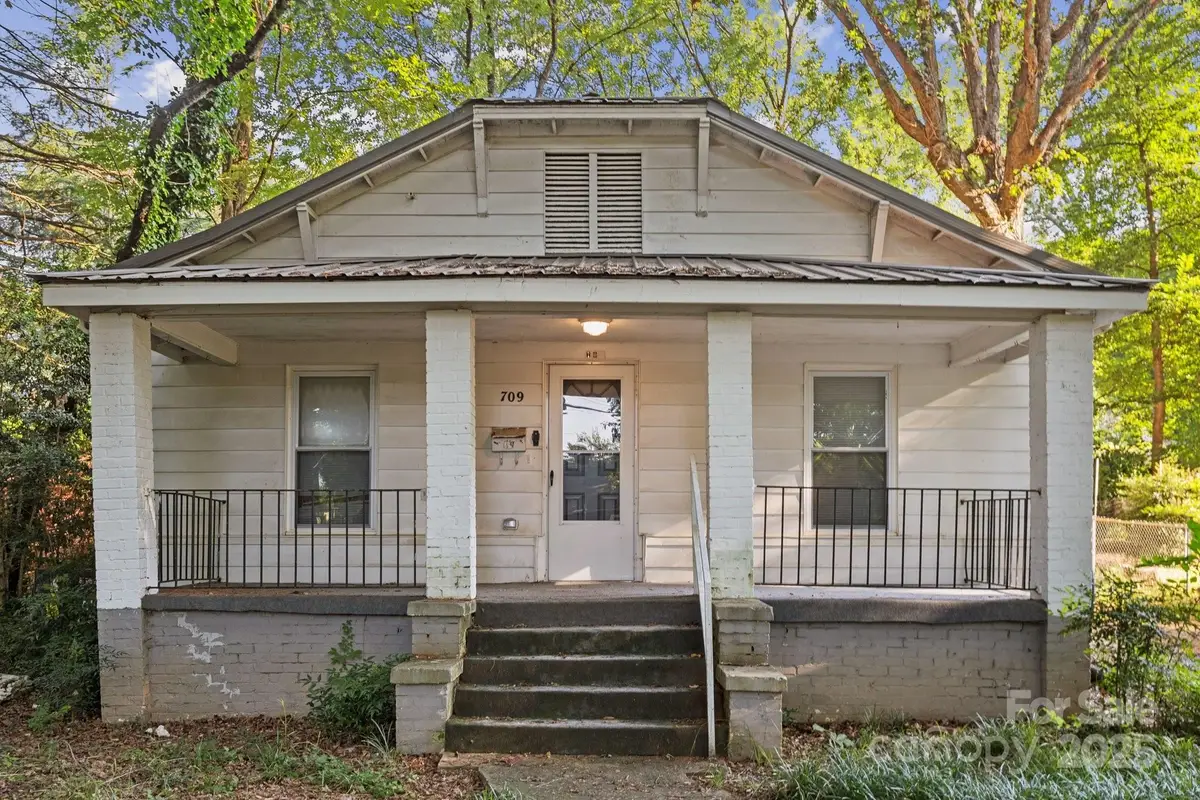 709 E Front Street, Statesville, NC 28677 - Image #1