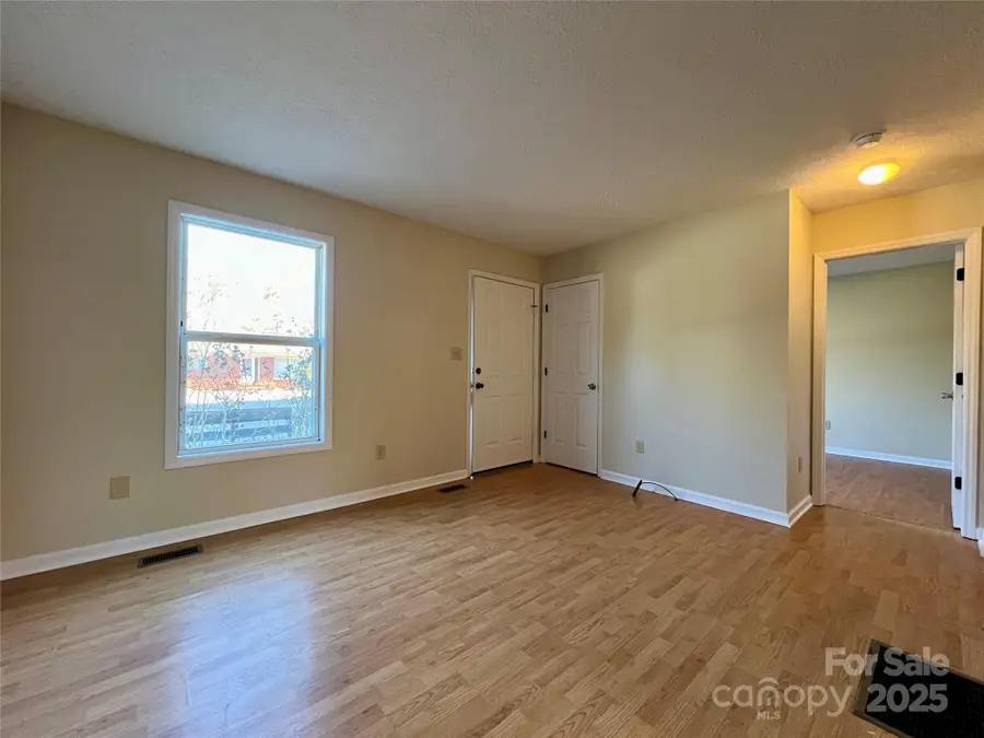 3 Wesley Branch Road, Asheville, NC 28806 - Image #3