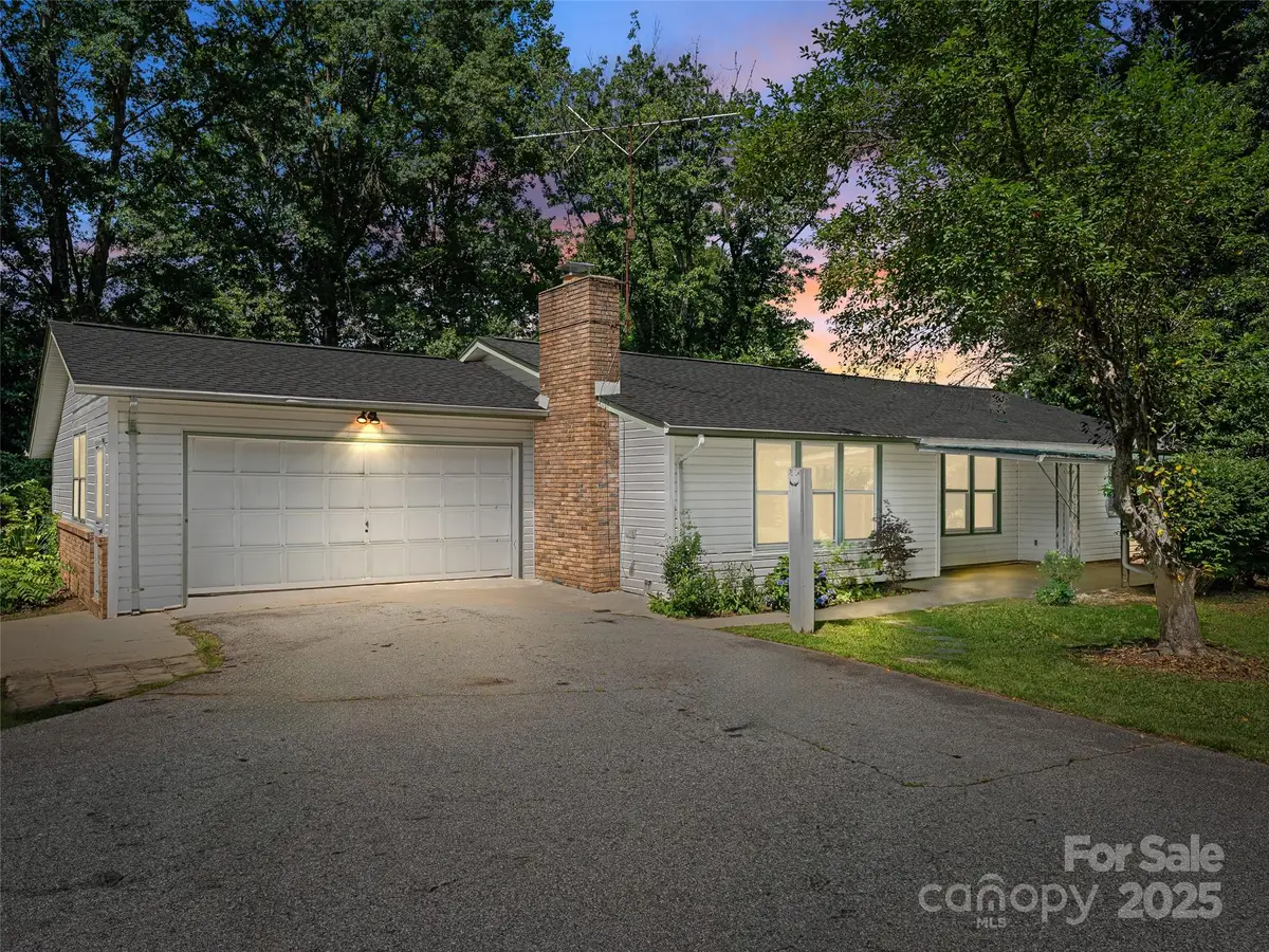 165 Crestview Drive, Hendersonville, NC 28791 - Image #1