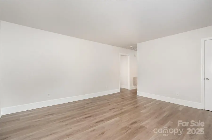 2314 Westerly Hills Drive, Charlotte, NC 28208 - Image #3