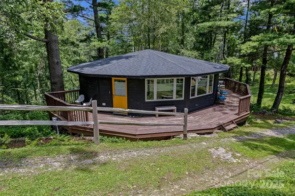 826 Town Mountain Road, Asheville, NC 28804