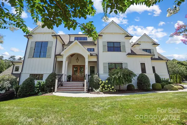 707 Hudson Place, Davidson, NC 28036