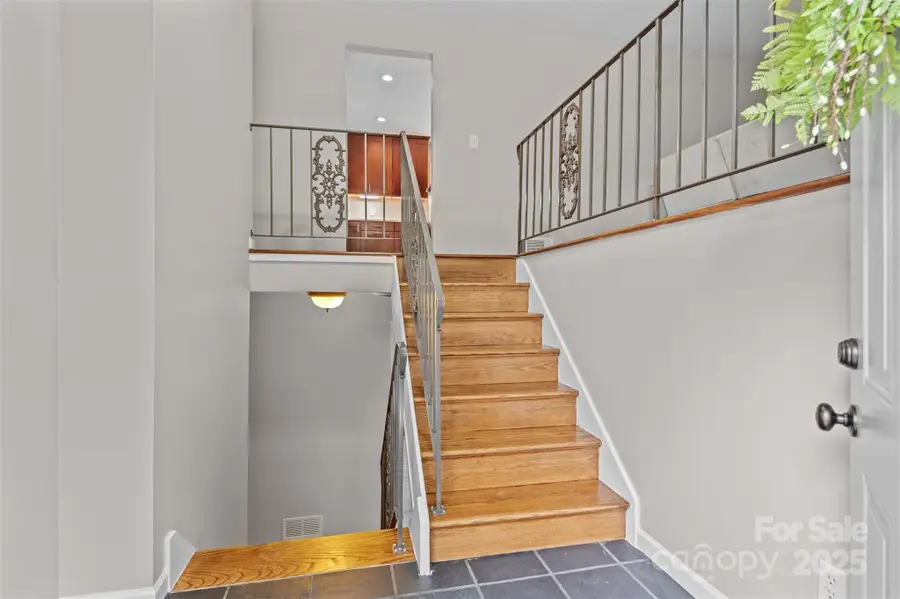 15 Beaverdam Court, Asheville, NC 28804 - Image #3