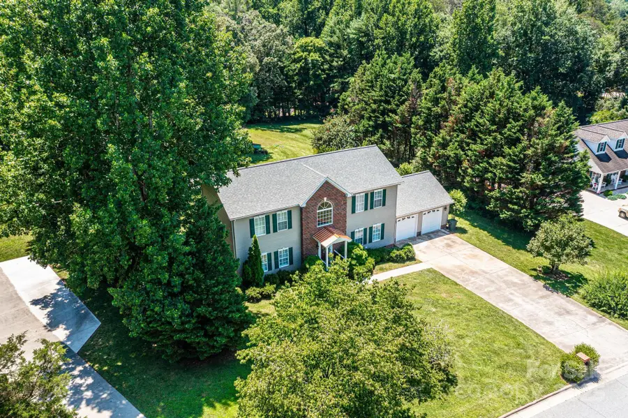 1006 Turnberry Street Ne, Lenoir, NC 28645 - Image #3