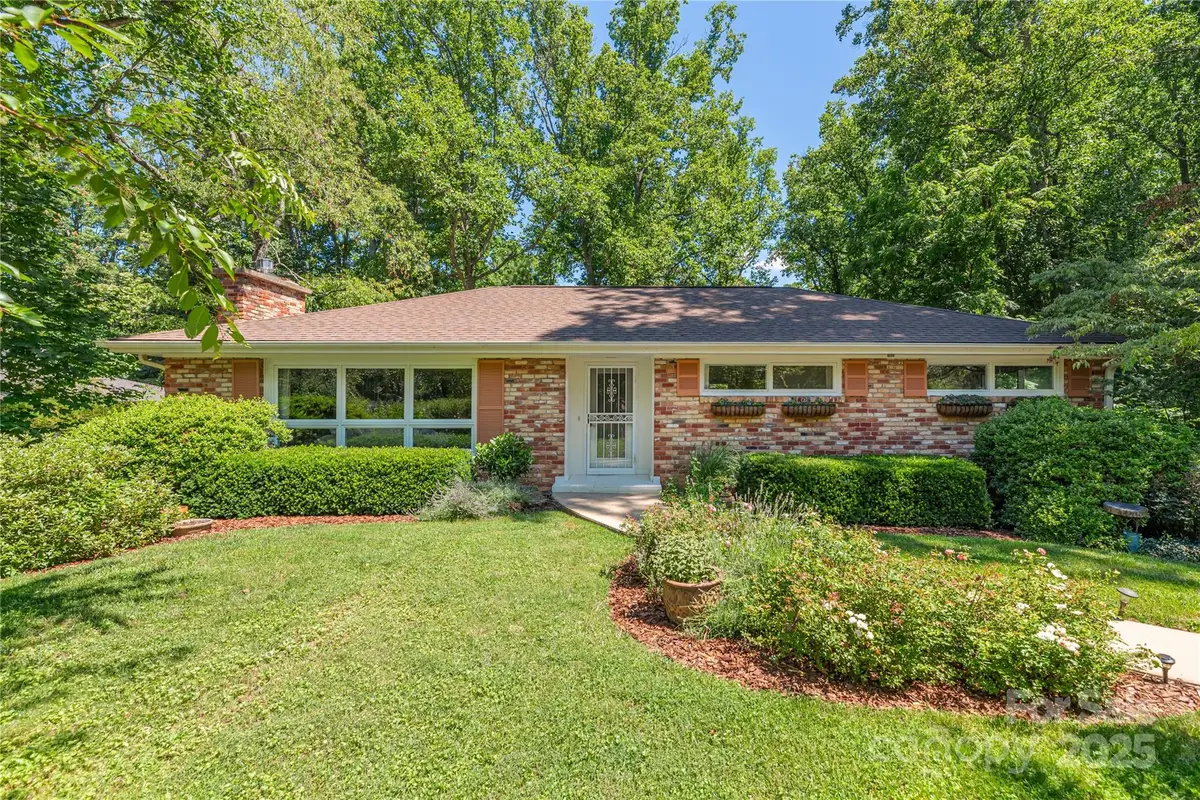 24 Woodcrest Road, Asheville, NC 28804 - Image #1