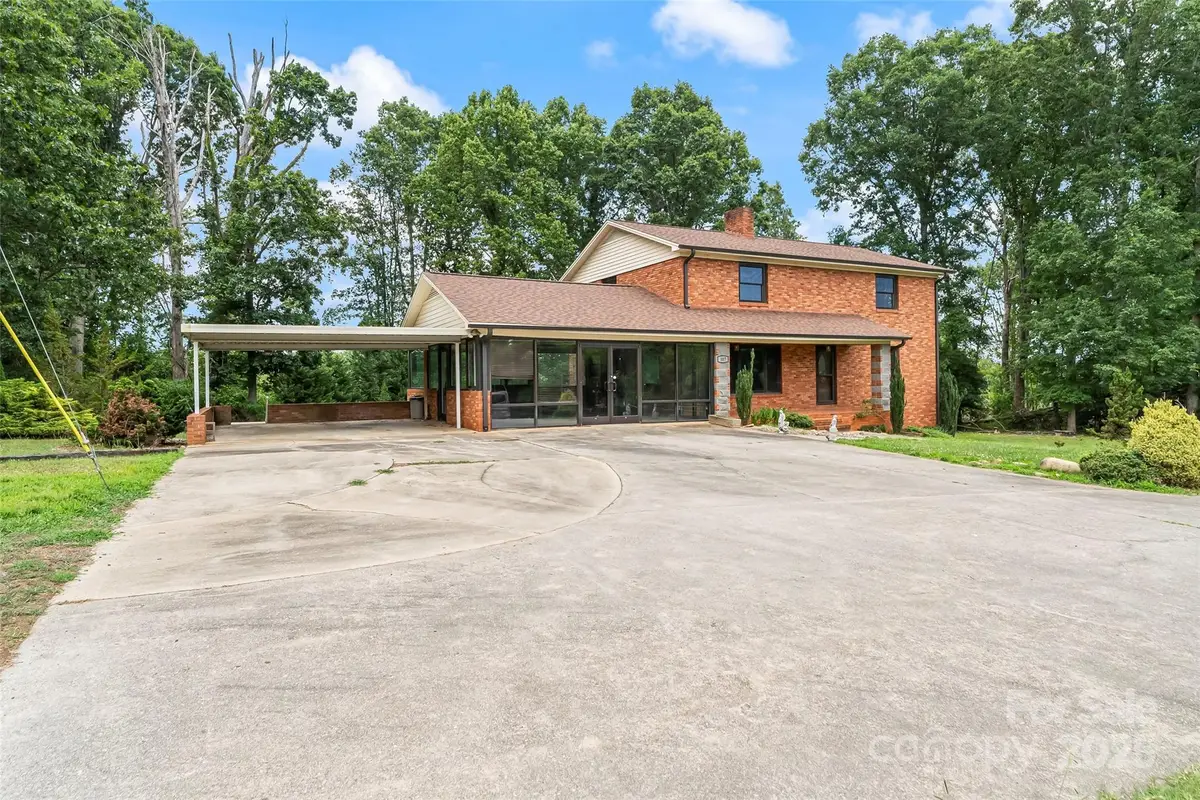 107 Dale Circle, Morganton, NC 28655 - Image #1