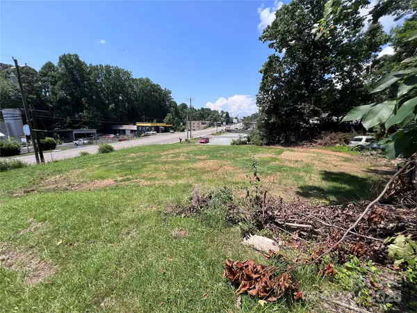 891 E Court Street, Marion, NC 28752