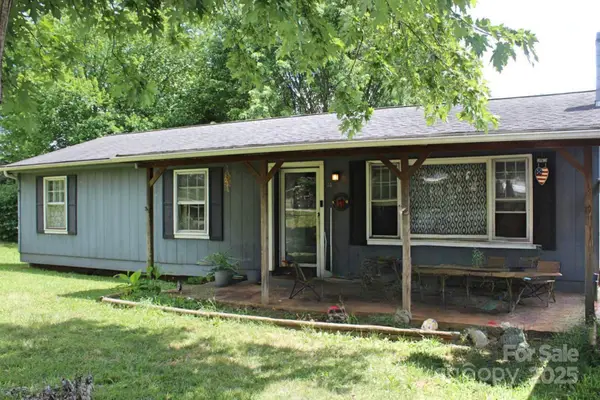 44 Candlelight Circle, Clyde, NC 28721