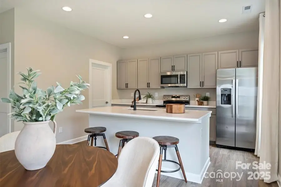 8017 Joy Crossing Lane, Charlotte, NC 28214 - Image #3