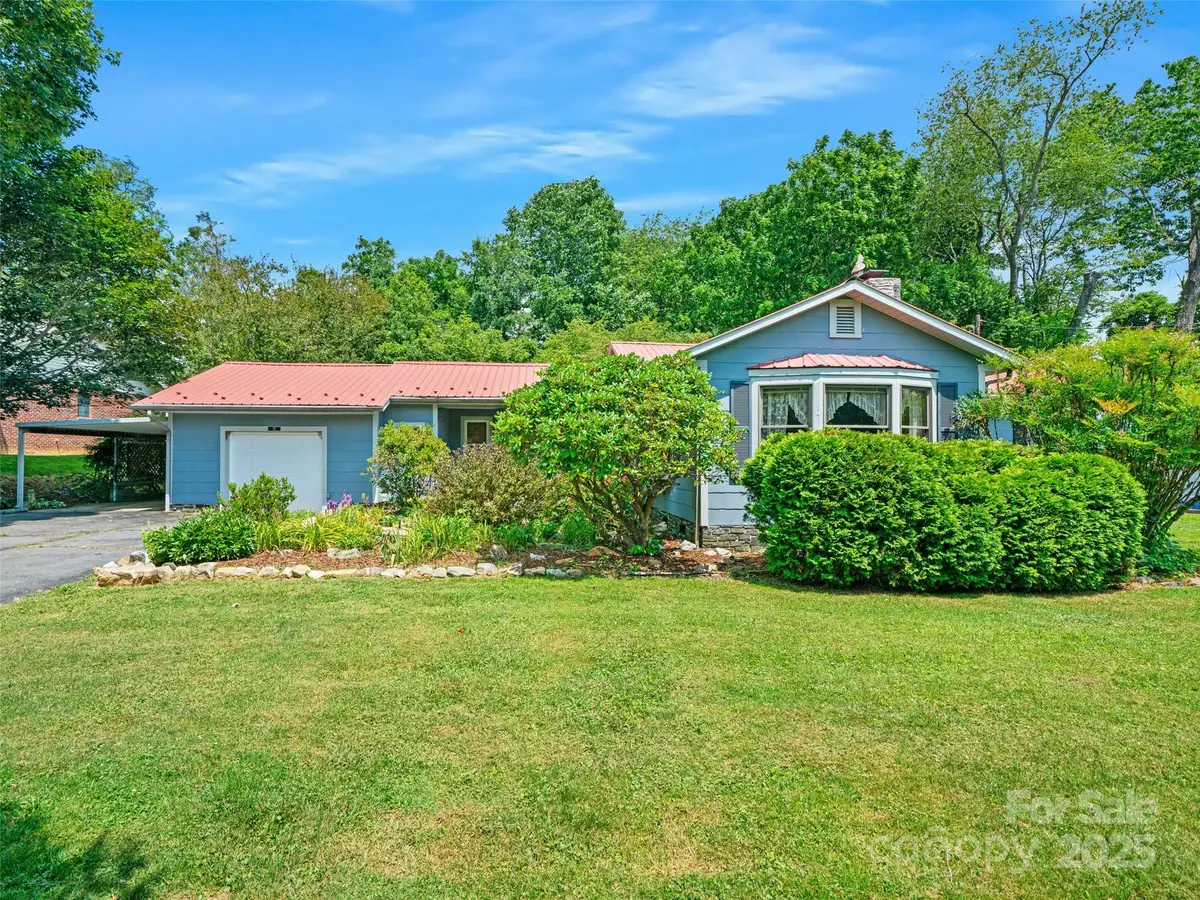 12 Robertson Street, Burnsville, NC 28714 - Image #1