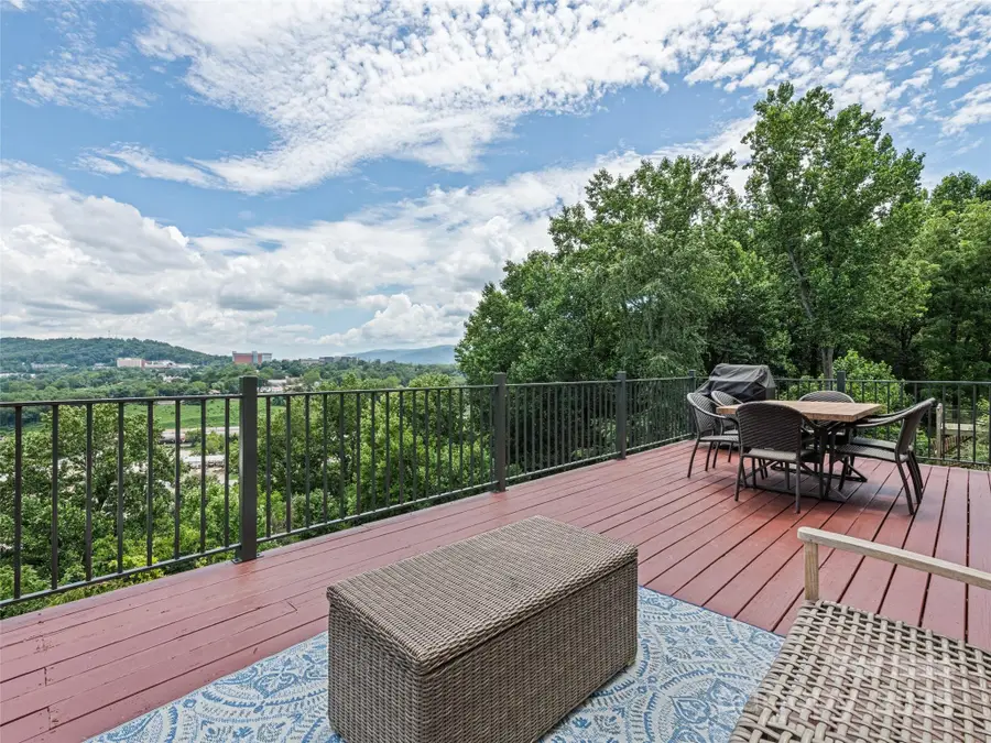 32 Grandview Drive, Asheville, NC 28806 - Image #2