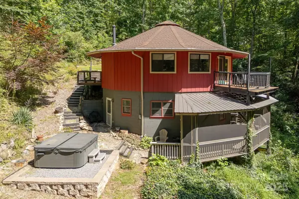 78 Bryant Road, Swannanoa, NC 28778