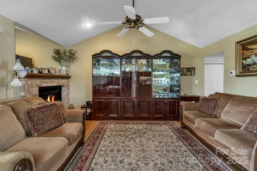 5839 Harris Grove Lane, Charlotte, NC 28212 - Image #3