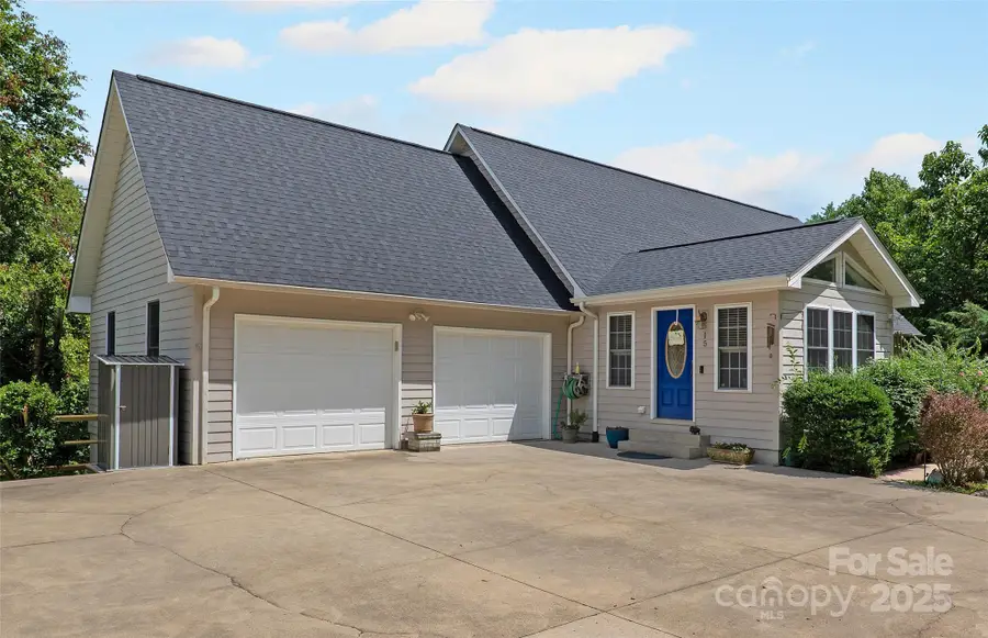 15 Willow Knolls Drive, Weaverville, NC 28787 - Image #2