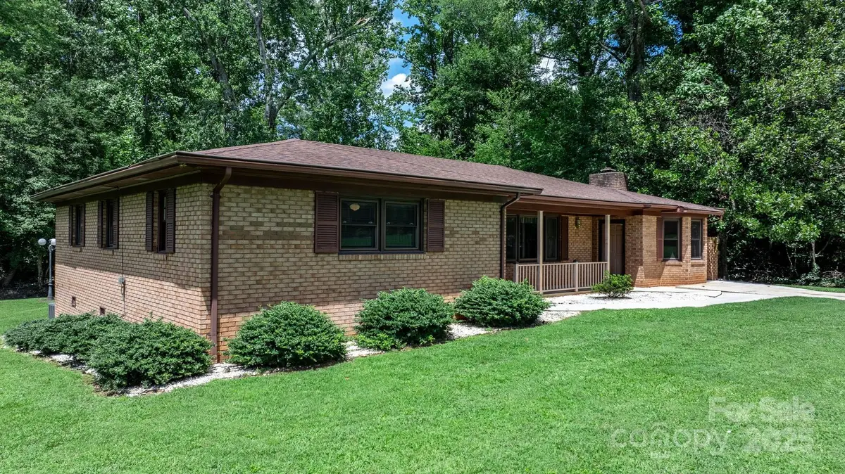 3195 Meadowbrook Street, Valdese, NC 28690 - Image #1