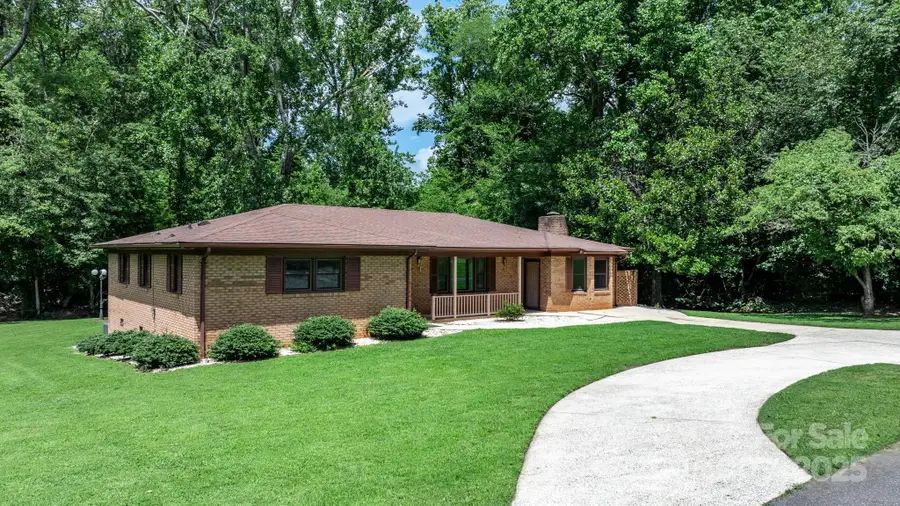 3195 Meadowbrook Street, Valdese, NC 28690 - Image #2