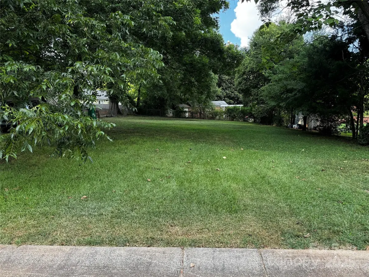 1010 Lomond Avenue, Charlotte, NC 28206 - Image #1