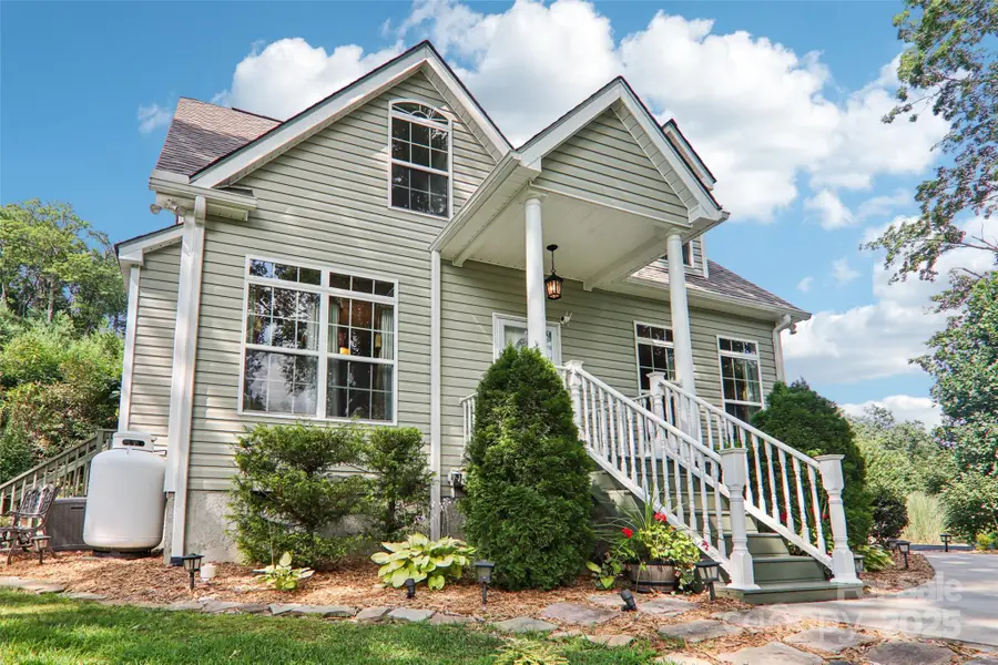 387 Goodview Drive, Hendersonville, NC 28792 - Image #2