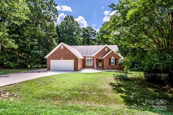 135 Woodstork Cove Drive, Mooresville, NC 28117