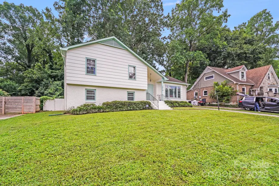 3518 Donovan Place, Charlotte, NC 28215 - Image #2