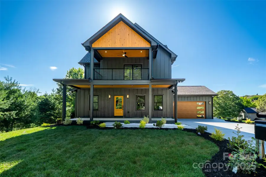 253 Eagles Eye Drive, Hendersonville, NC 28792 - Image #2