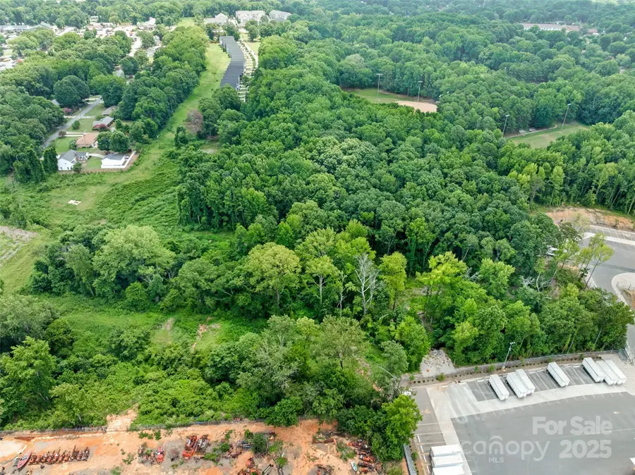 3901 & 3925 Merlane Drive, Charlotte, NC 28206 - Image #2