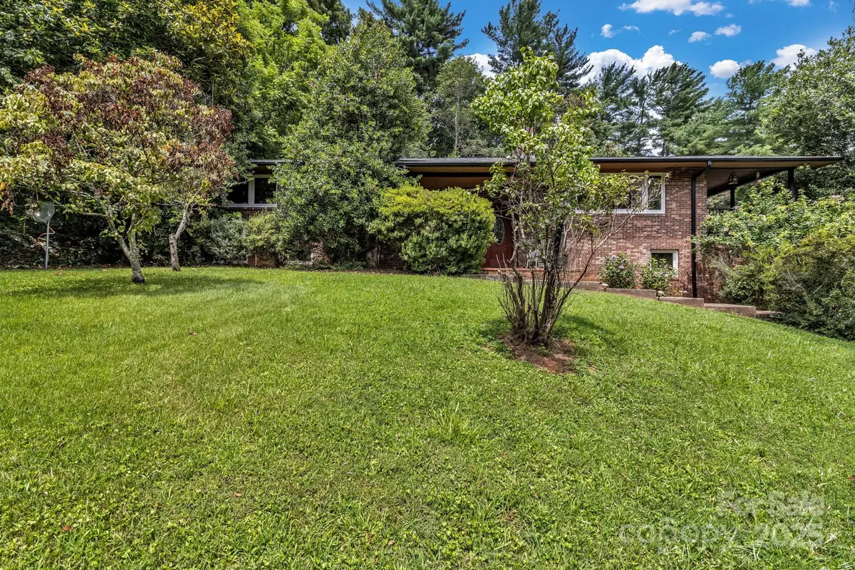 31 Mark Twain Road, Asheville, NC 28805 - Image #1