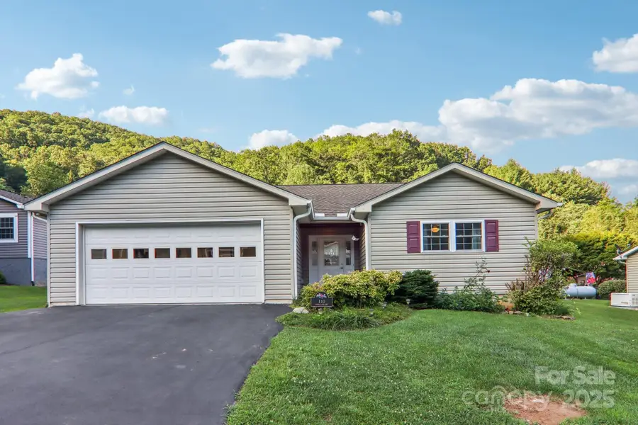 110 Pinellas Lane, Waynesville, NC 28785 - Image #2