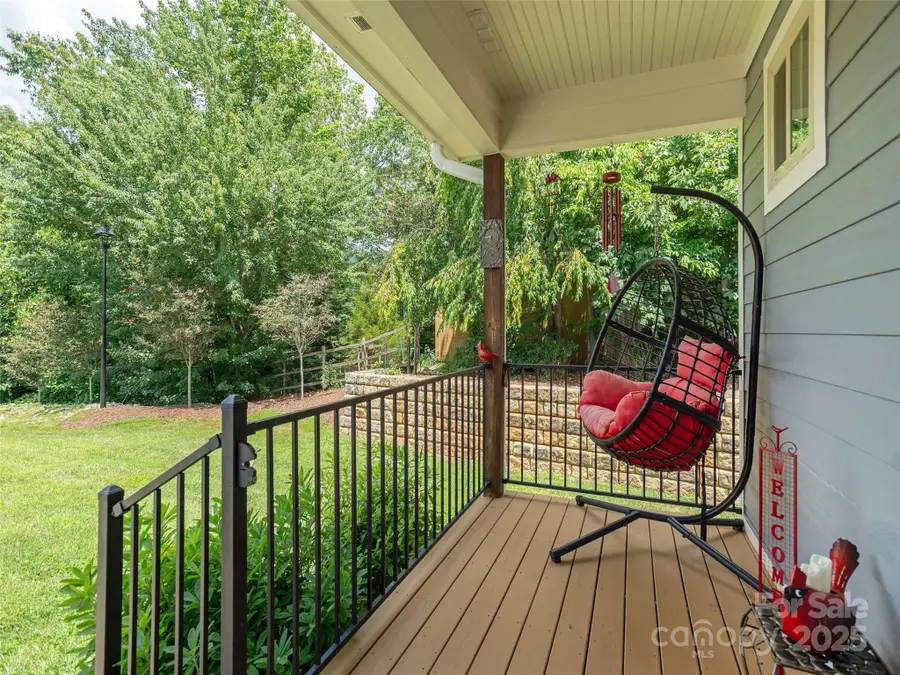 37 Thornes Lane, Asheville, NC 28805 - Image #3