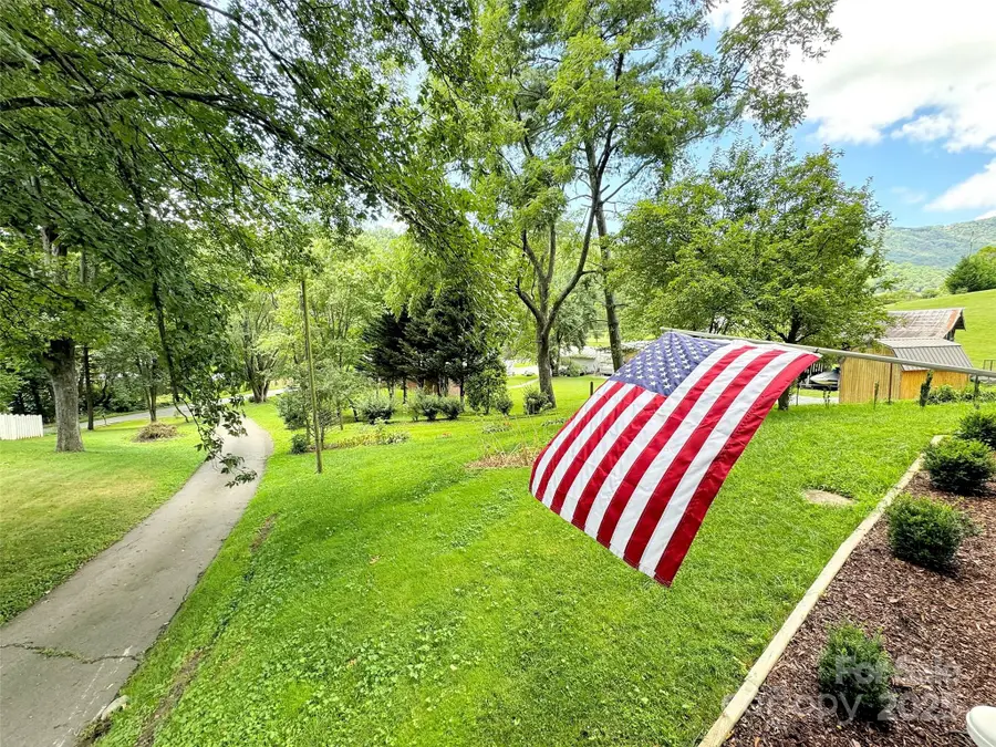 340 Mauney Cove Road, Waynesville, NC 28786 - Image #3