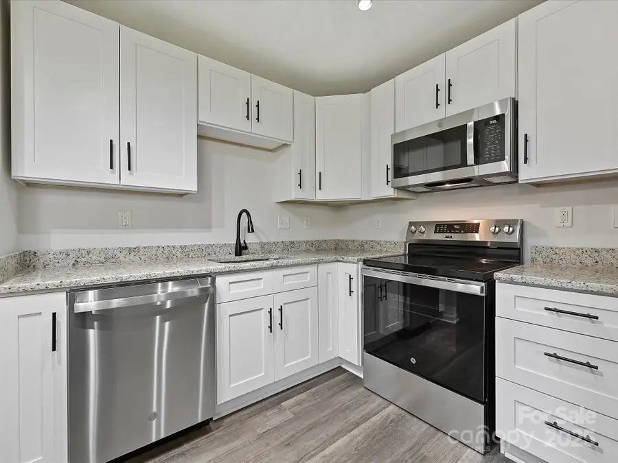 3201 Decapolis Drive, Charlotte, NC 28215 - Image #3