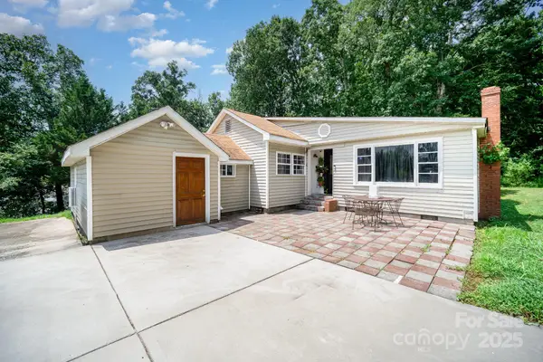 5331 Beam Lake Drive, Charlotte, NC 28216