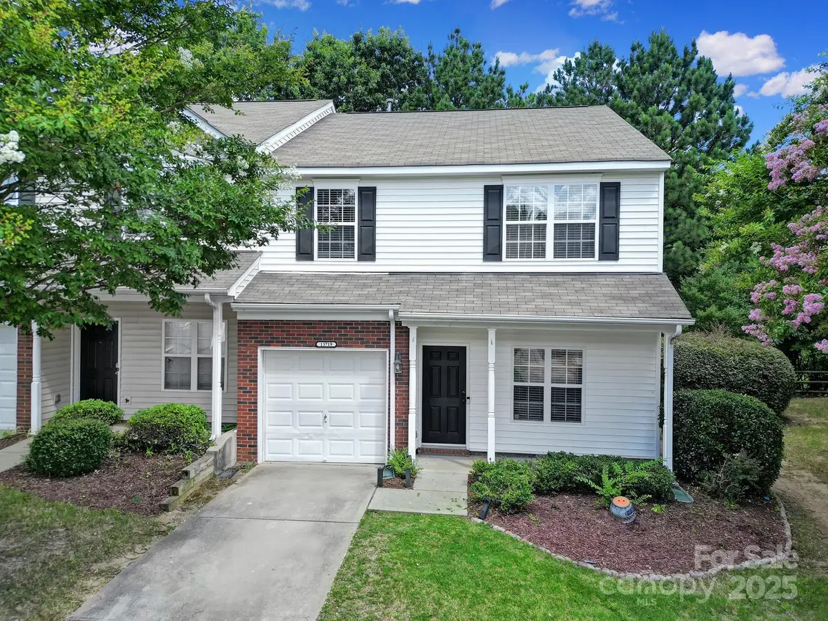 13719 Singleleaf Lane, Charlotte, NC 28278 - Image #1