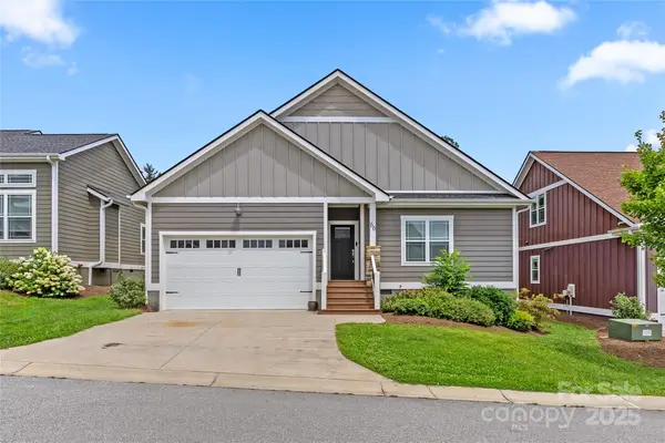 66 Leyland Circle, Hendersonville, NC 28792