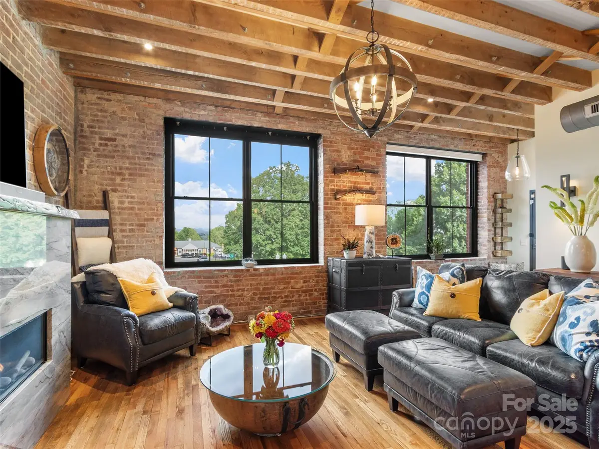 5 Town Square #204, Burnsville, NC 28714 - Image #1