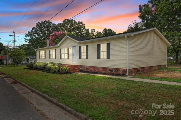 2008 Woodlawn Street, Kannapolis, NC 28083