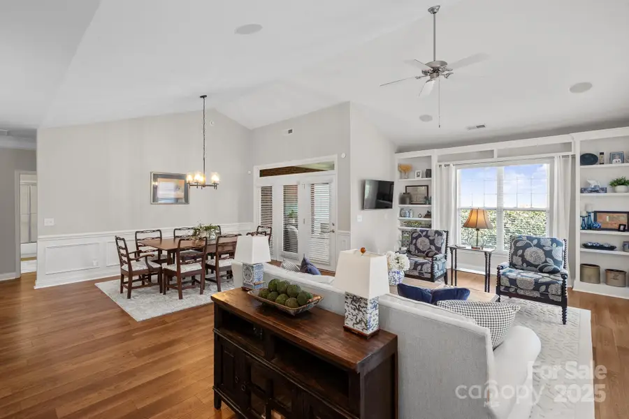 2904 Autumn Harvest Lane, Charlotte, NC 28269 - Image #2