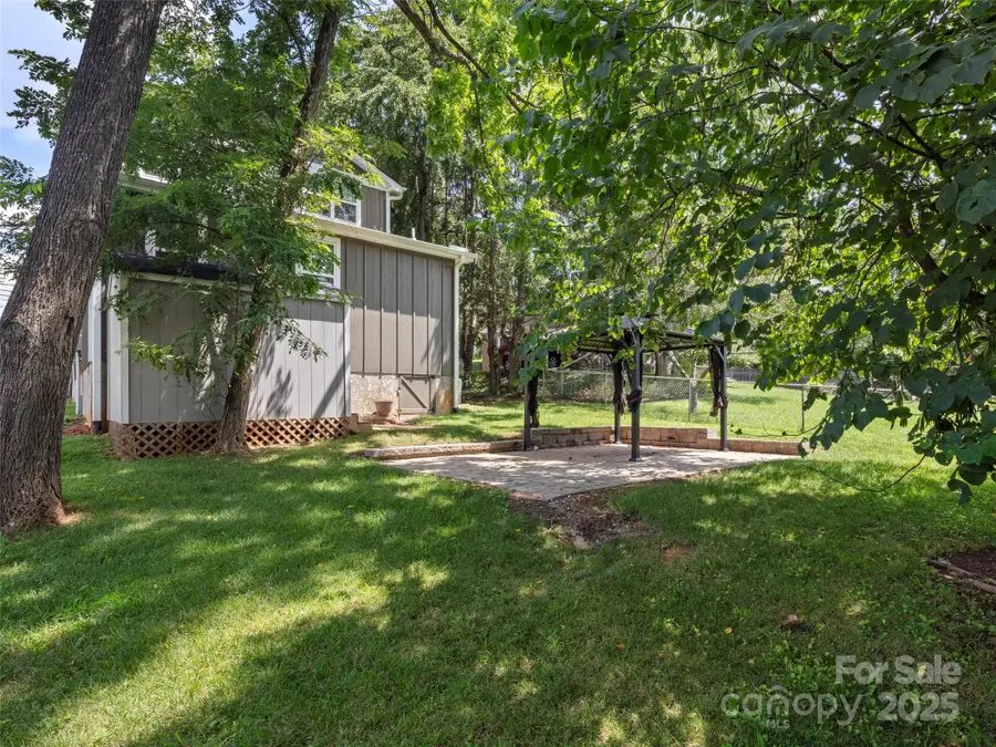 862 Sand Hill Road, Asheville, NC 28806 - Image #2