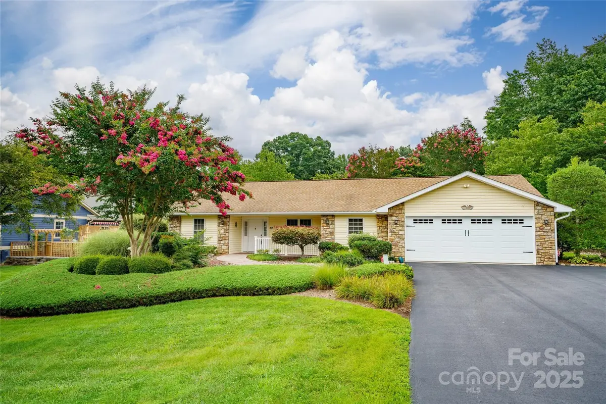 32 Stone House Road, Hendersonville, NC 28739 - Image #1