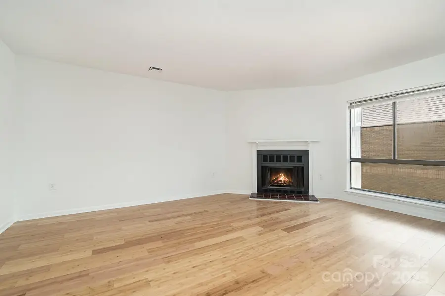 4900 Spring Lake Drive #D, Charlotte, NC 28212 - Image #3