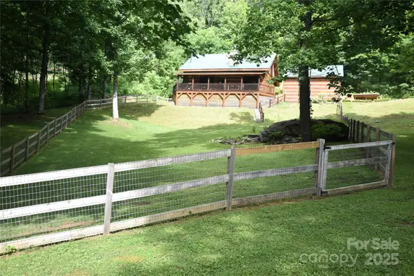 120 Spotted Fawn Lane, Waynesville, NC 28785