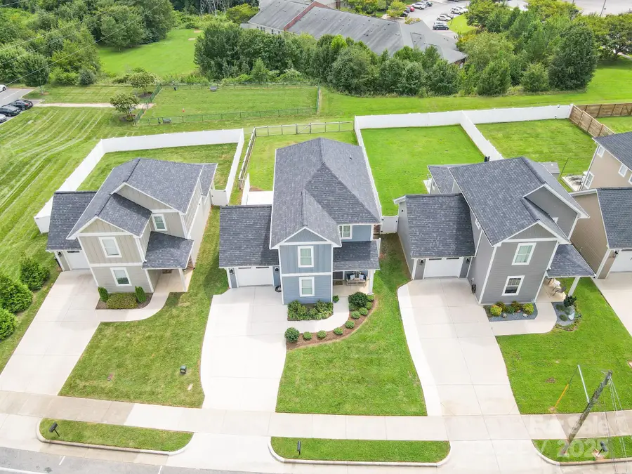 2636 2nd Street Ne, Hickory, NC 28601 - #3