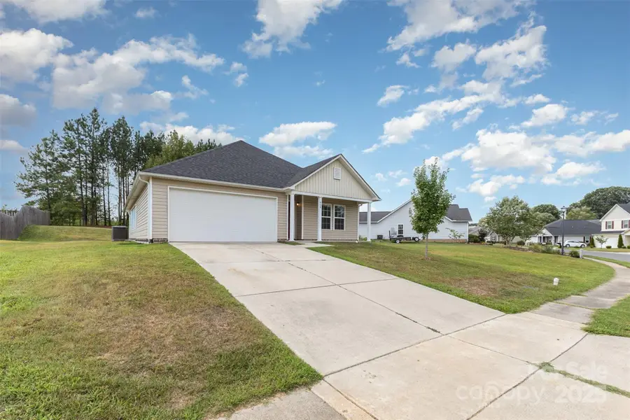 646 Scarlet Leaf Lane, Oakboro, NC 28129 - Image #3