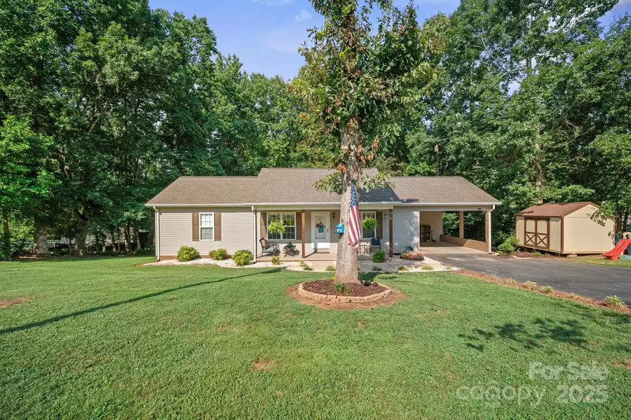 5476 Chestnut Drive, Hickory, NC 28602 - Image #3